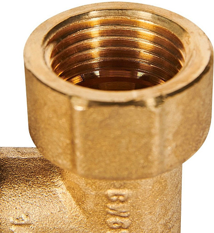 Угольник 20 х1/2 с креплением Rommer купить в СОМ